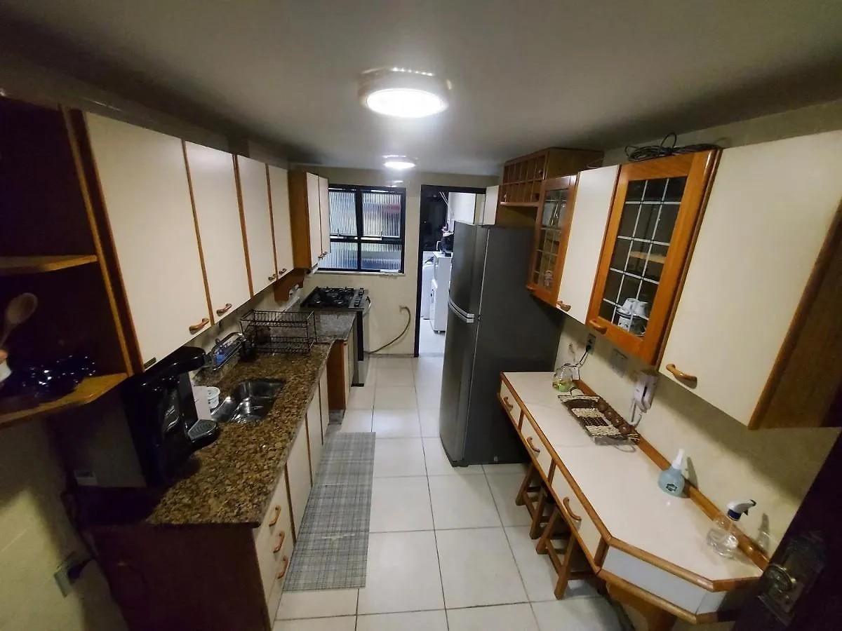 Apto 04 Qtos, Aconchegante, Localizado Em Predio Frente Praia Do Forte Cabo Frio